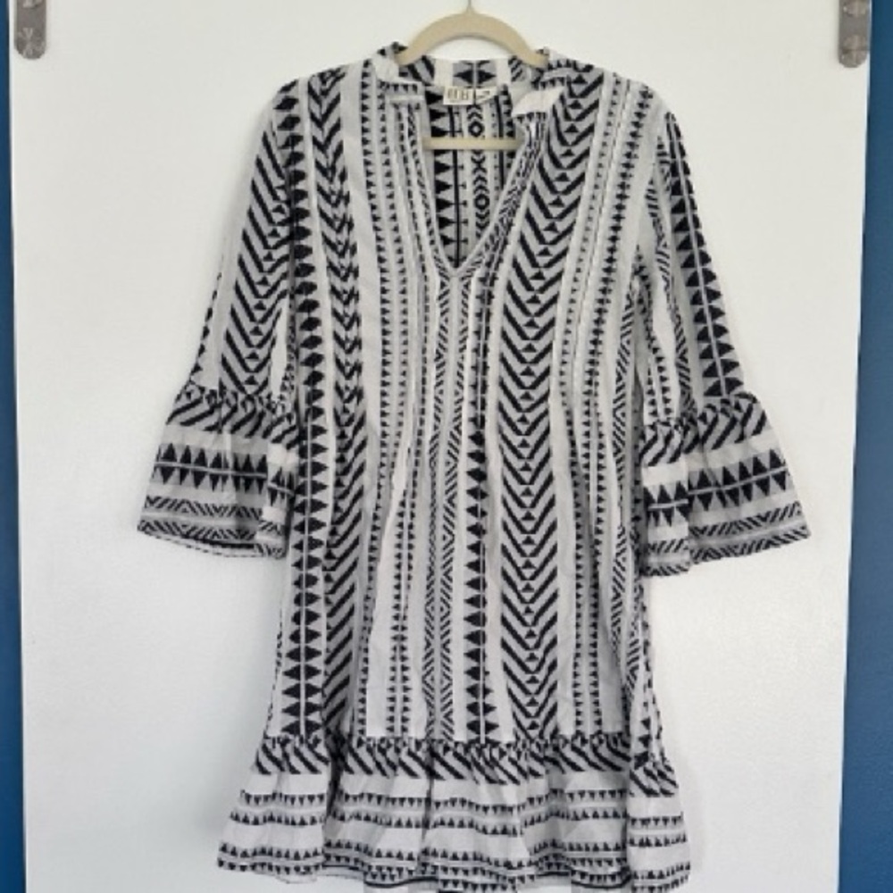 Chic Black and White Midi Dress